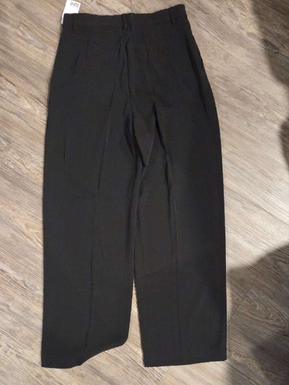 H&M Black High-Waist Pleated Tapered Trousers - Picture 3 of 3